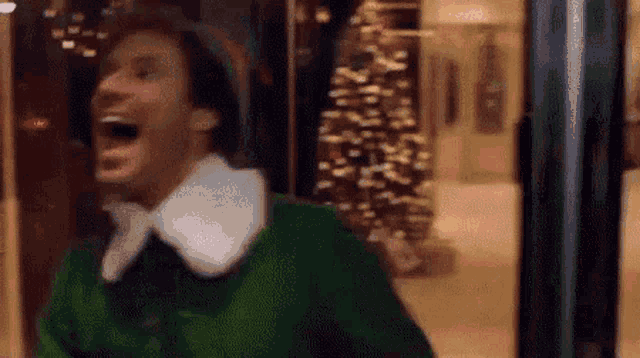 Animated gif of a revolving door spinning as people pass through, held up as an example of world-class design